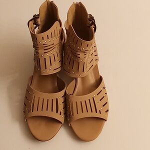 OLI JOLI MALL Party Festival Wedding Cocktail Size 8 Tan Color SA20